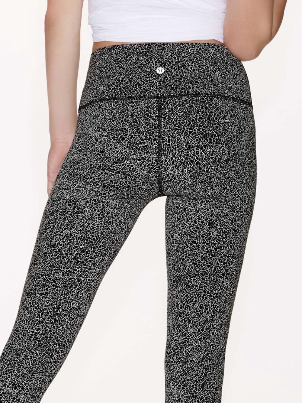 Lululemon Wunder Under Hi-Rise 28” Crackle Jacquard Black White Leggings